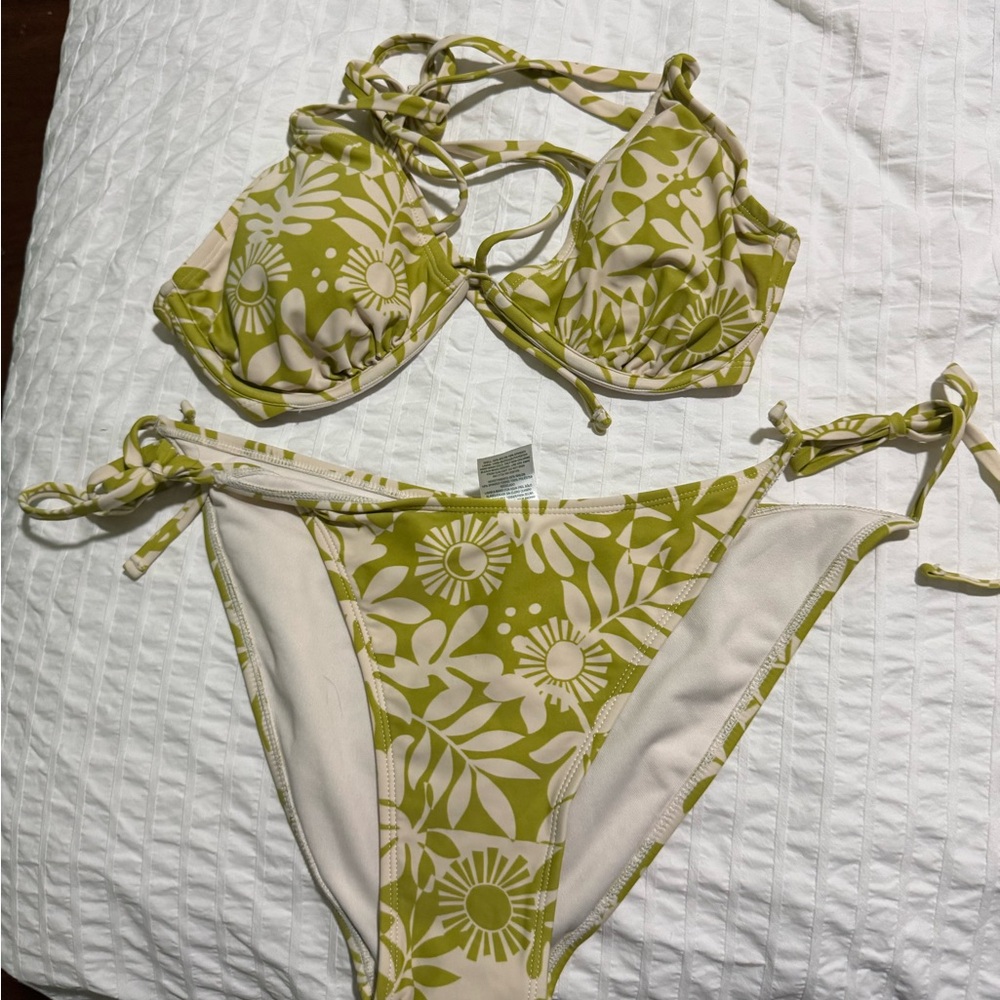 Wild Fable Green and Cream Patterned Bikini